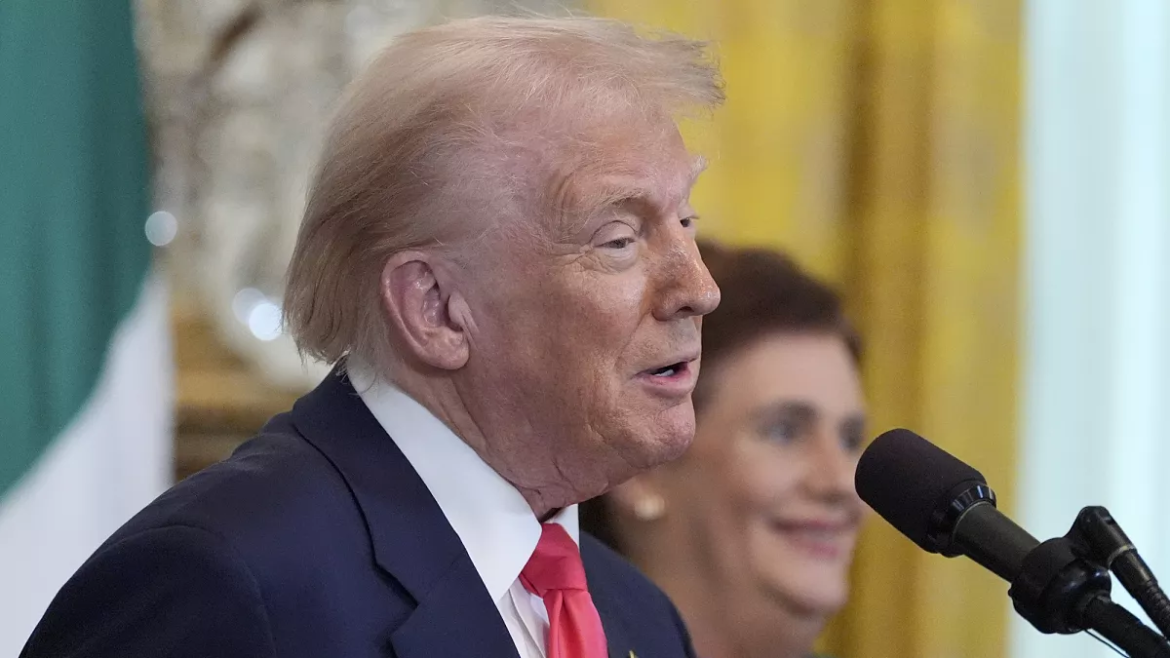 Trump amenaza con aranceles del 200% al champán y bebidas alcohólicas europeas