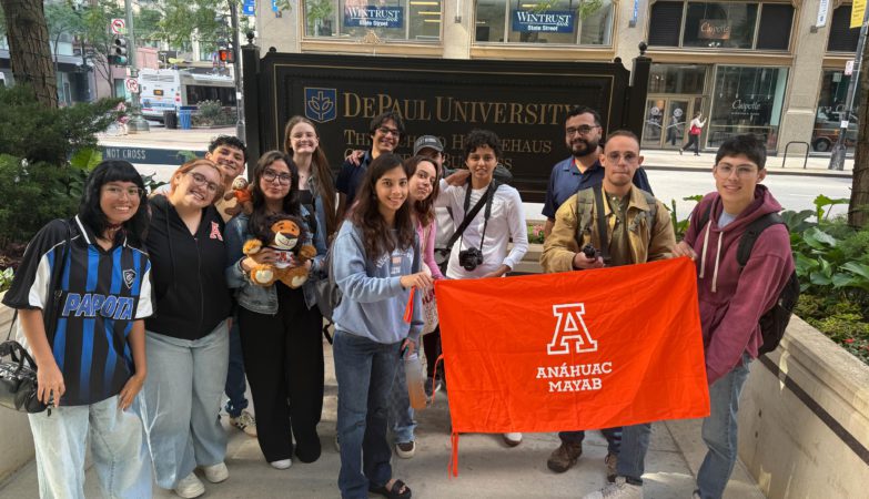Estudiantes de la Universidad Anáhuac Mayab, de visita en DePaul University.- Foto de José Alberto Guerrero Silva