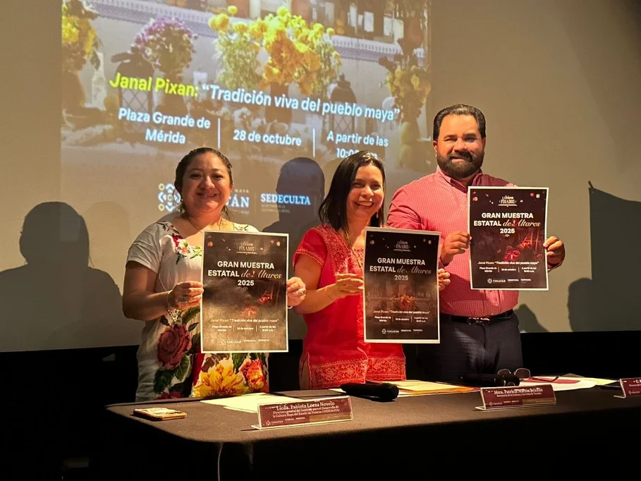 Gran Muestra Estatal de Altares reunirá más de 80 ofrendas en la Plaza Grande de Mérida