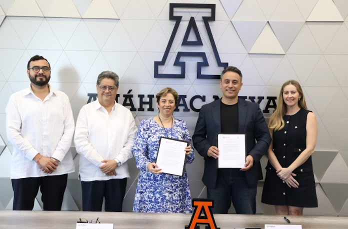 Anáhuac Mayab y Mackenzie firman alianza de colaboración