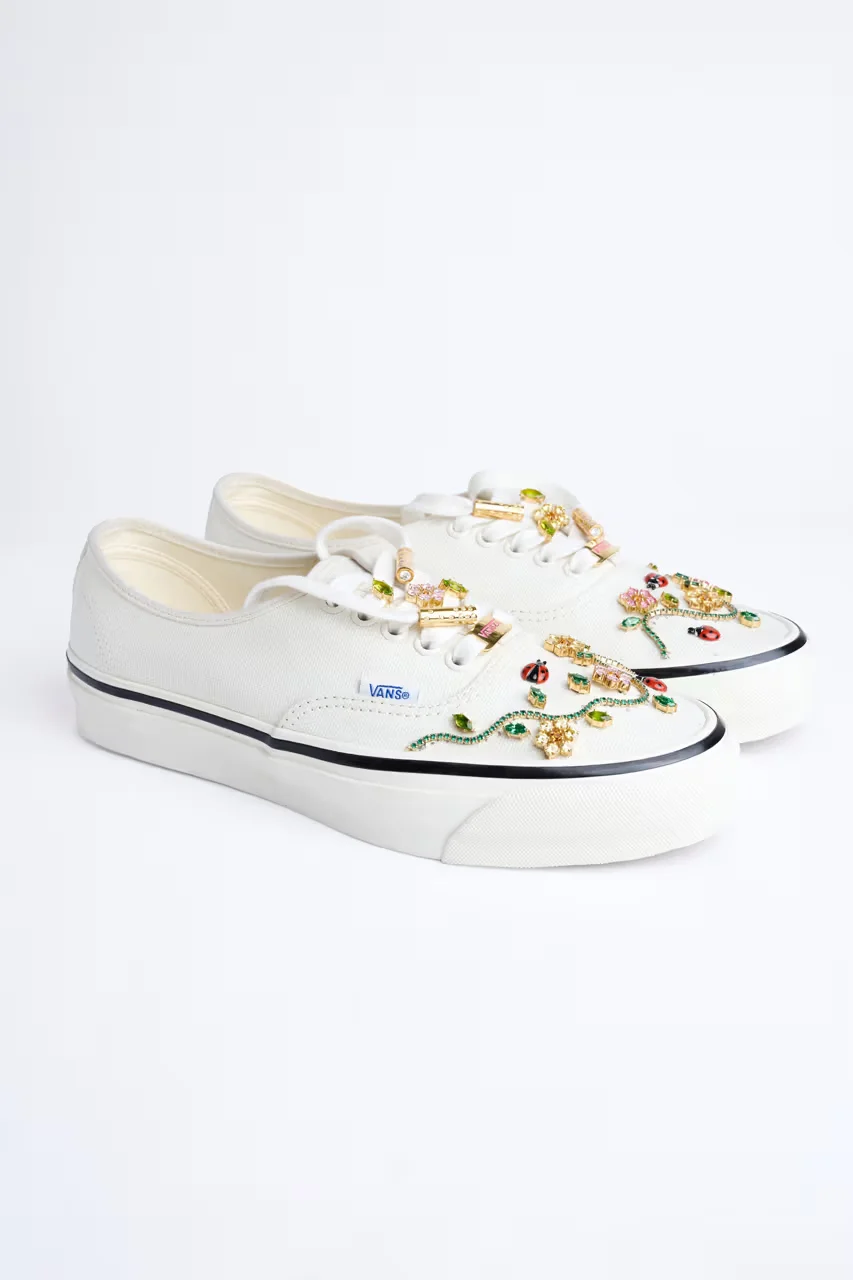 SZA impacta la semana de la moda de París con Vans personalizadas por Rachel Goatley