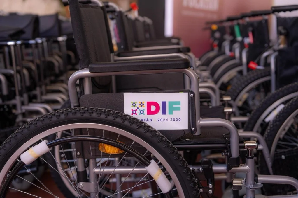 Entrega de sillas de ruedas en Yucatán impulsa inclusión y autonomía de personas con discapacidad
