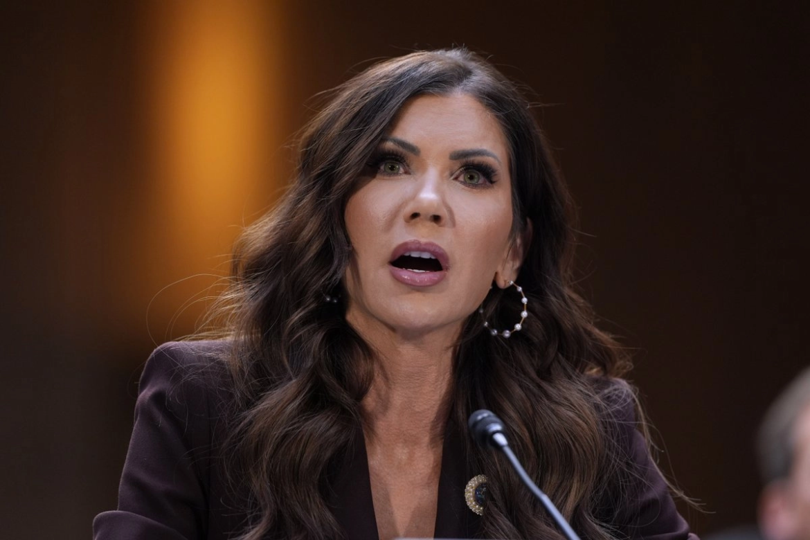 Trump remueve a Kristi Noem como secretaria de Seguridad Nacional de EE.UU. y nombra a un nuevo responsable