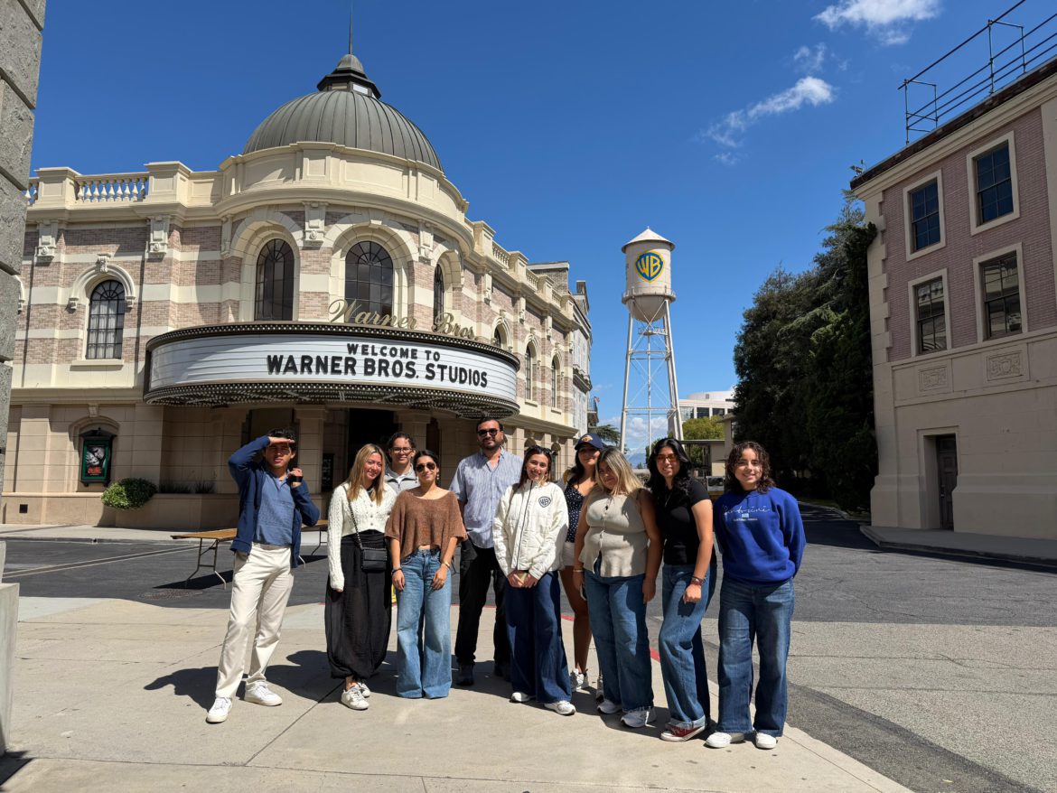 Estudiantes Anáhuac Mayab visitan Warner Bros. Studios